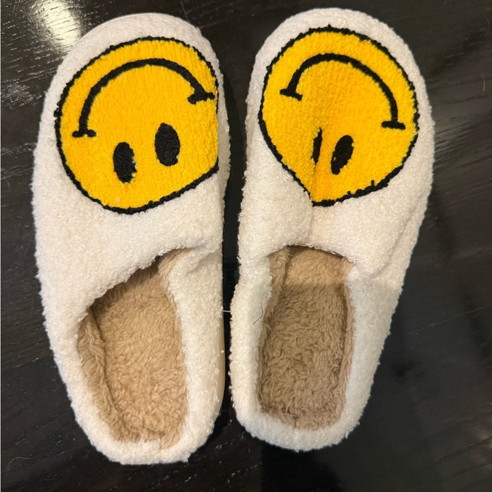 NWT Smiley Face Slippers - White and Yellow